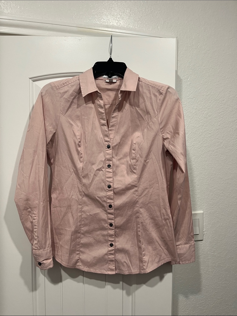 Express Essential Button-Down Shirt in Blush Pink